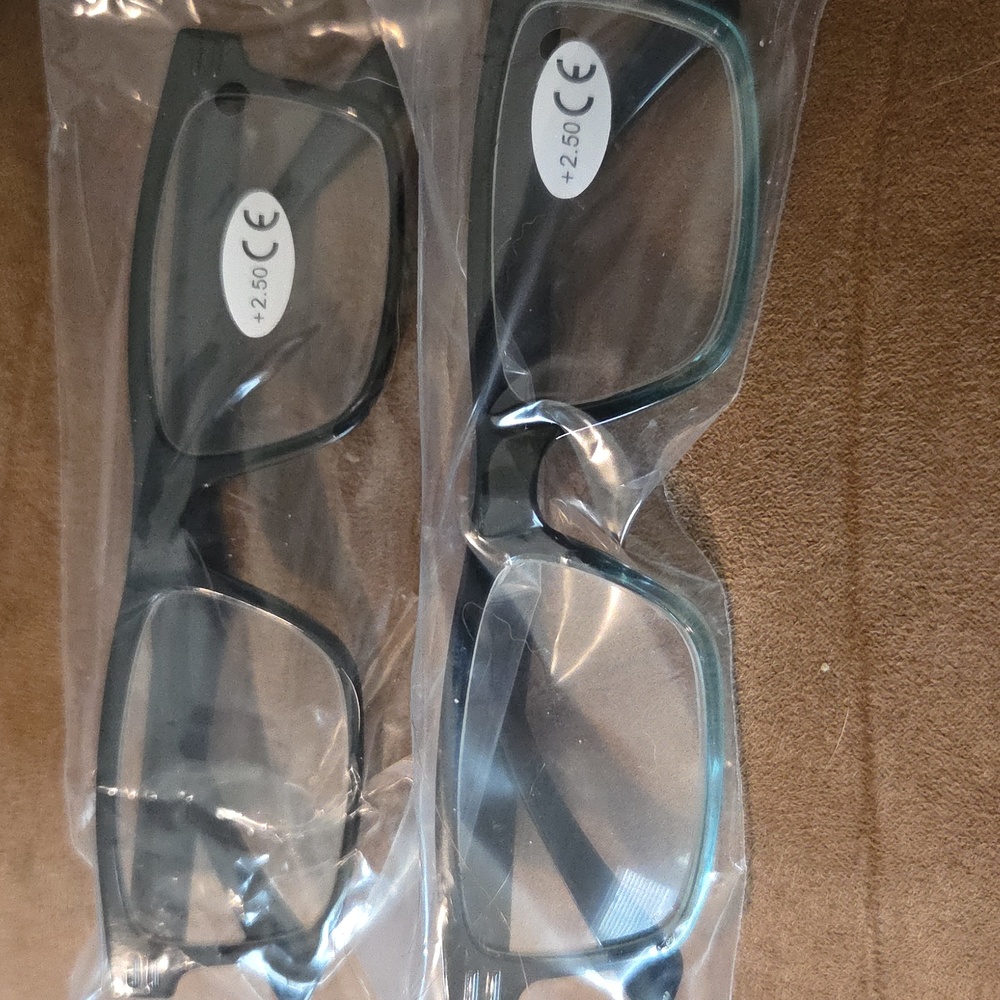 Set Of 2 Square Frame Gradient Colored Readers Strength 2.5 - Picture 2 of 3